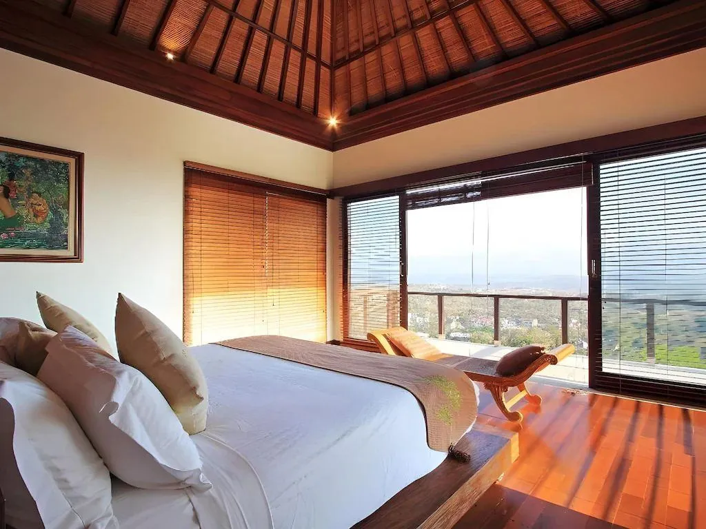 Stunning Villa with Panoramic View in Jimbaran, 3-bed villa for rent in Uluwatu – photo 7 of 9