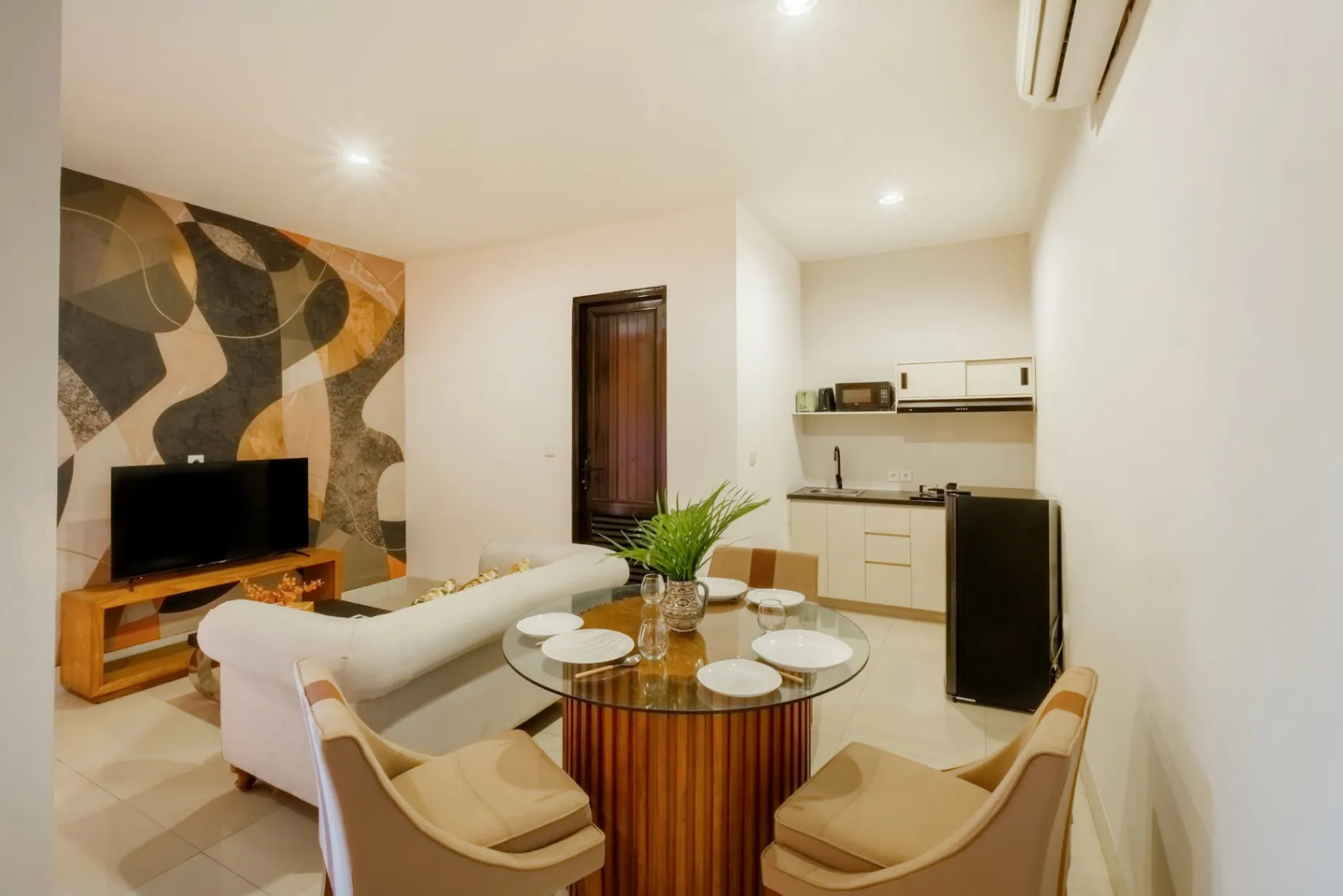 1 Bedroom Apartment Seminyak, 1-bed villa for rent in Seminyak – photo 3 of 13