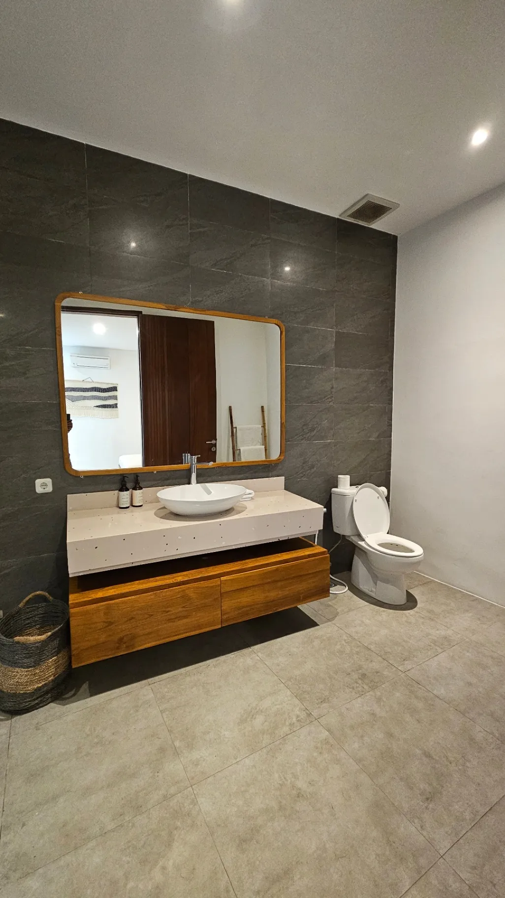 Vis Villas [video included in this post], 3-bed villa for rent in Pererenan – photo 12 of 15