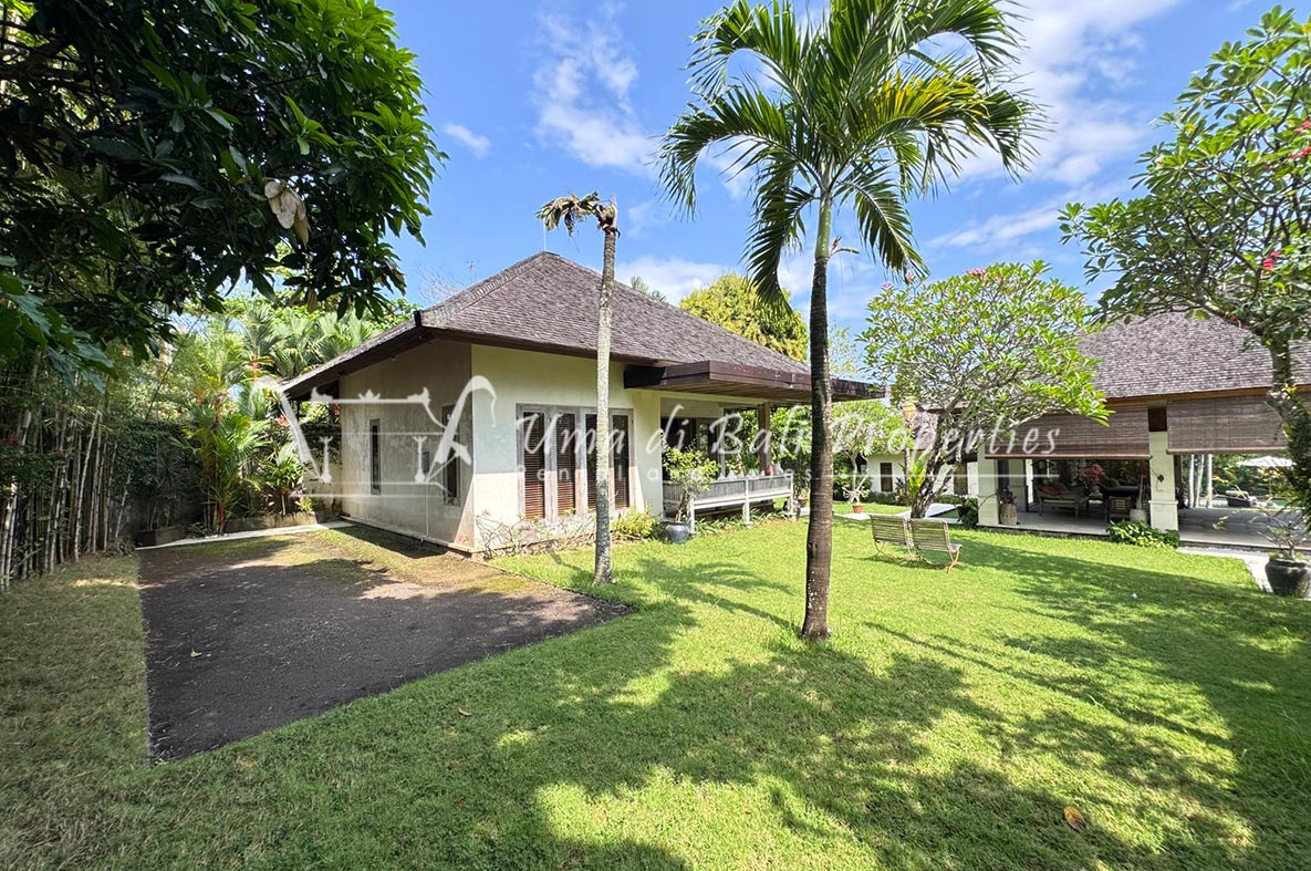 Villa Indiana Berawa, 4-bed villa for sale in Canggu – photo 2 of 15