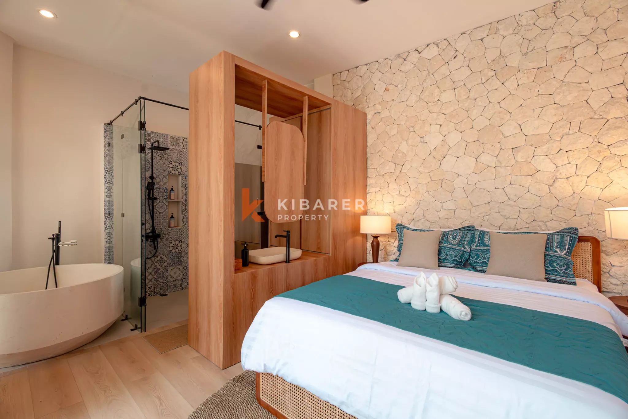 Captivating Five Bedroom Rooftop Villa in Jimbaran, 5-bed villa for rent in Uluwatu – photo 10 of 15