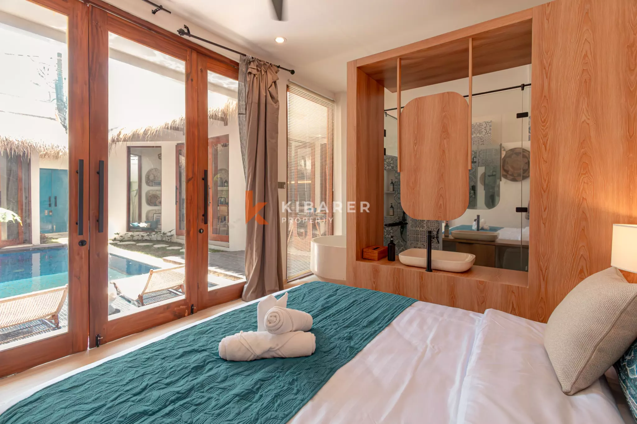 Captivating Five Bedroom Rooftop Villa in Jimbaran, 5-bed villa for rent in Uluwatu – photo 12 of 15