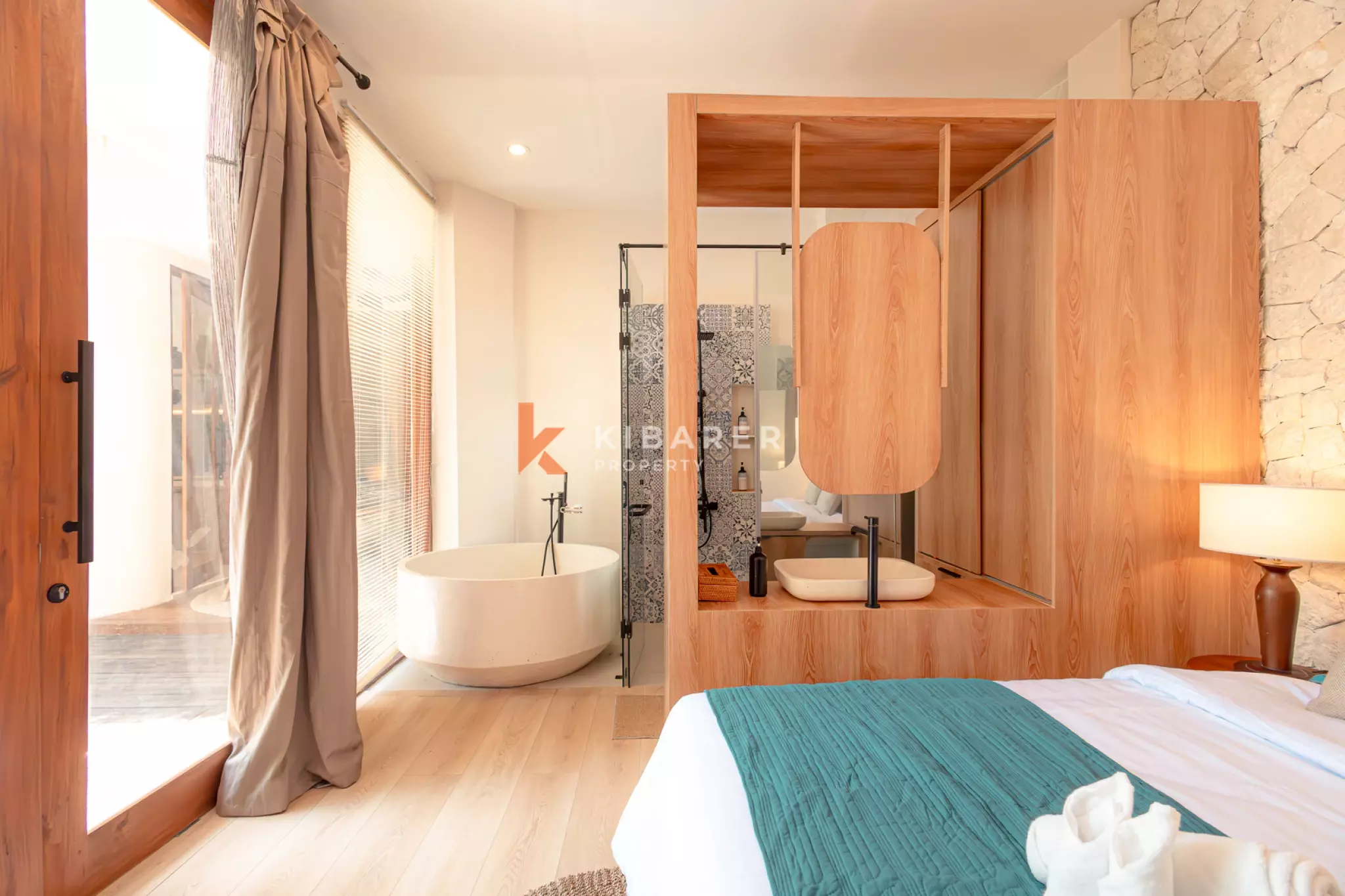 Captivating Five Bedroom Rooftop Villa in Jimbaran, 5-bed villa for rent in Uluwatu – photo 11 of 15